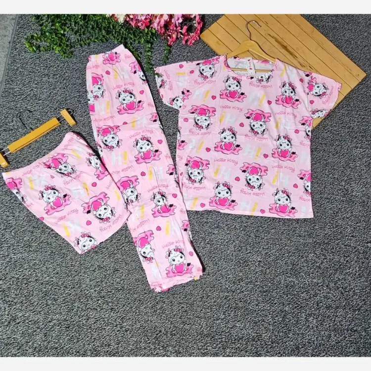 ست سه تیکه کیتی جنس گیاهی لطیف گرم بالا رنگ صورتی سایز فری 38 تا 48