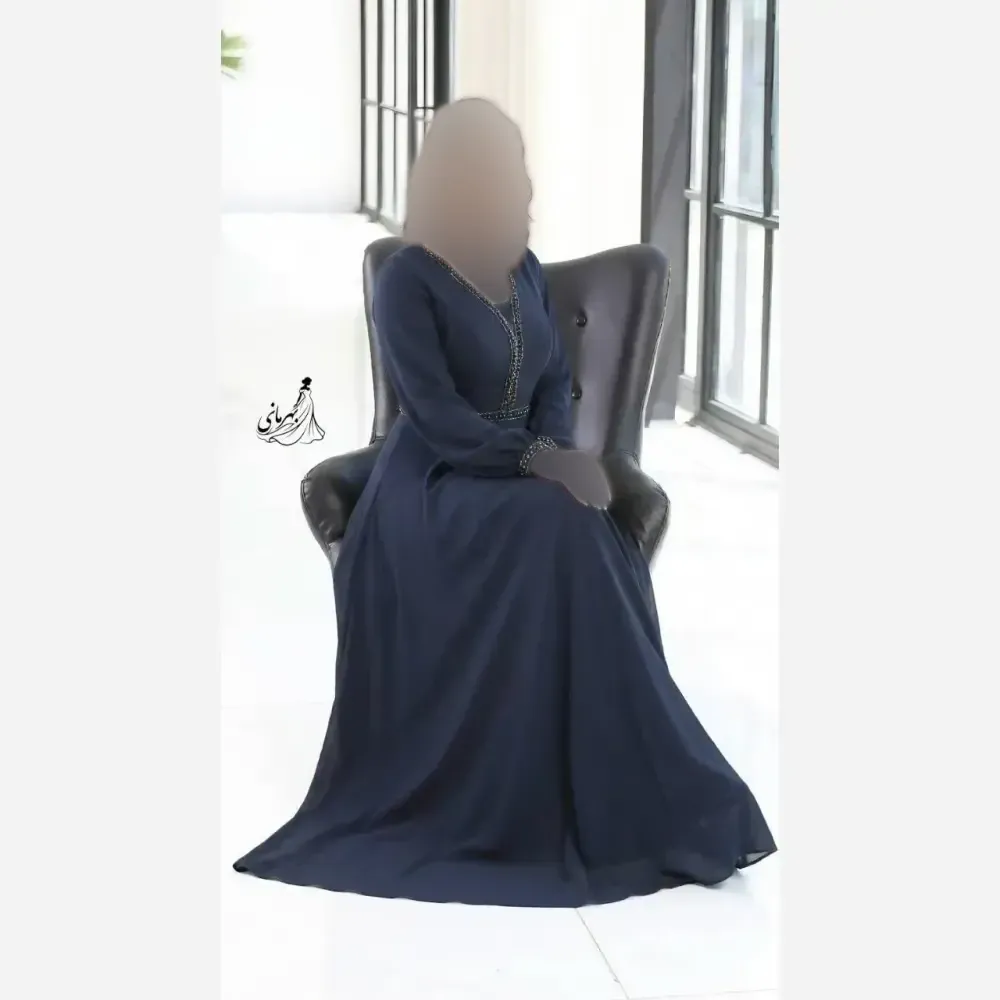 پیراهن مجلسی زنانه کرپ حریر سنگ دوزی شده کاپدار سایز بزرگ رنگ مشکی و سرمه ای
