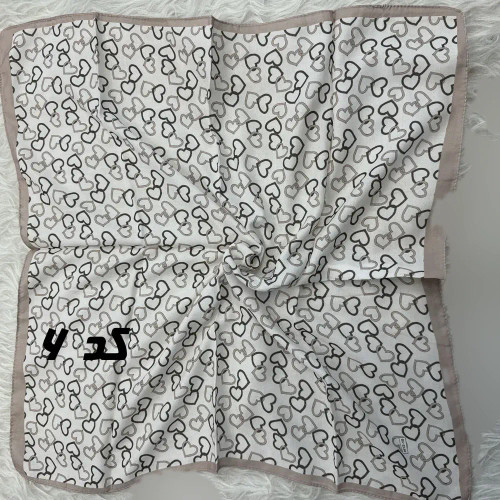 مینی اسکارف کرمی نخ قواره 65x65 سانتیمتر مناسب استفاده روزمره بدون آبرفت و رنگ رفت