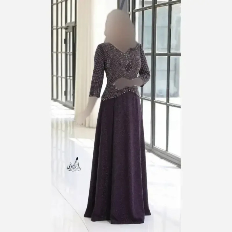 پیراهن مجلسی زنانه روناک کاپدار دیزاین شده با نگین و مروارید سایزبندی 42 تا 58 قد 150 لمه درجه یک