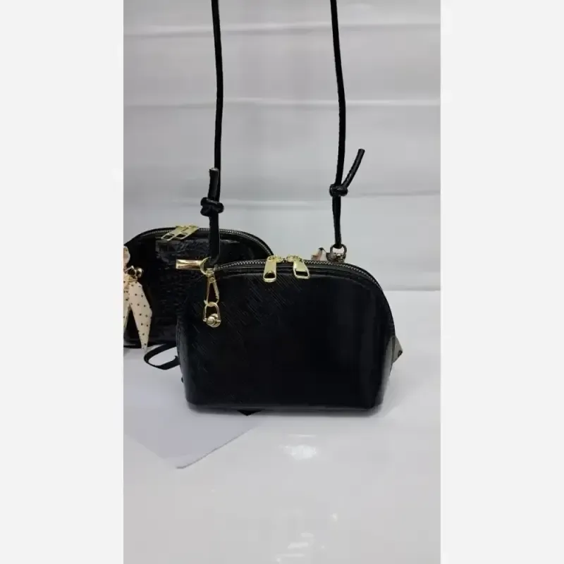 کیف دخترانه چرم ورنی هایا بند دوشی سایز 20 در 12