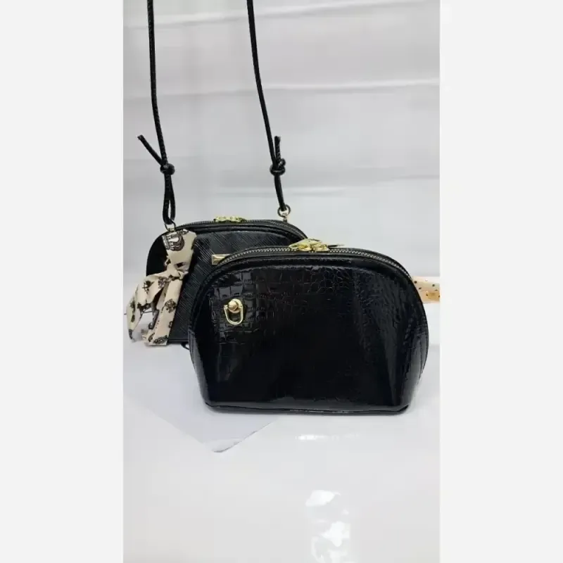 کیف دخترانه چرم ورنی هایا بند دوشی سایز 20 در 12