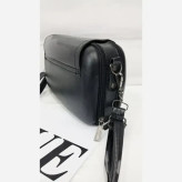 کیف دوشی چرم زنانه مشکی سایز 15 در 20 دارای بند بلند