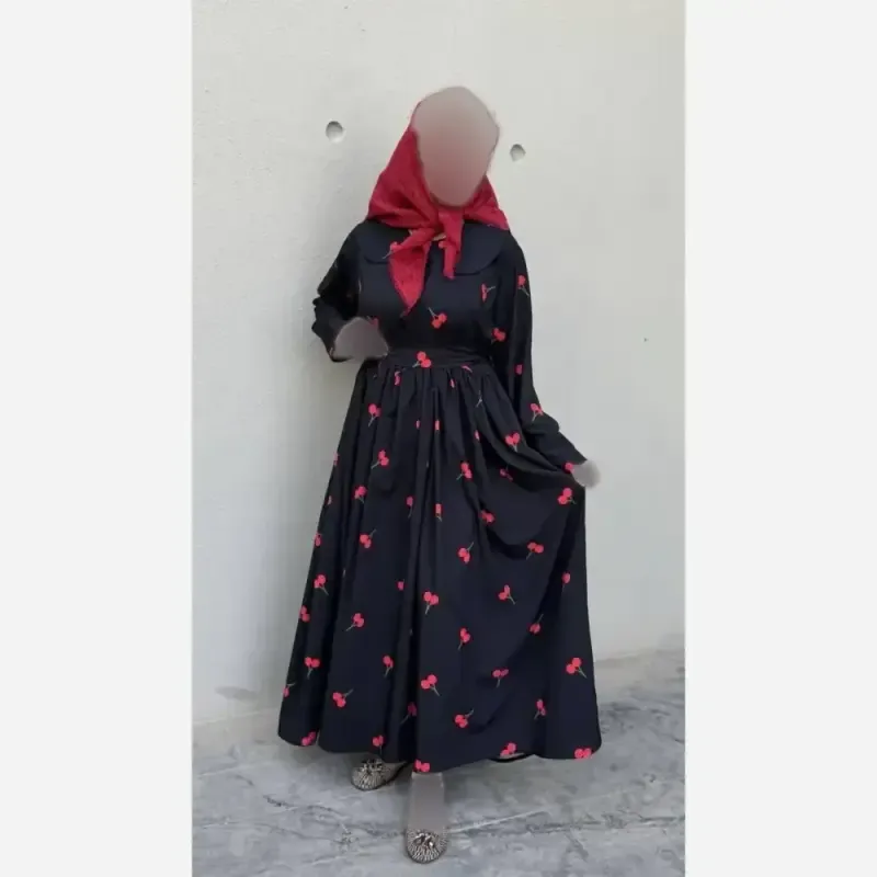 عبا مزونی الیزه طرح بابونه گلدوزی شده کرپ الیزه جت بلک فری سایز