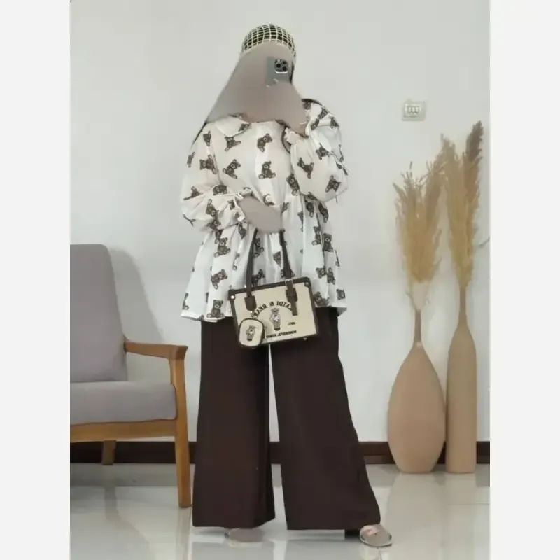 عبا مزونی الیزه طرح بابونه گلدوزی شده کرپ الیزه جت بلک فری سایز