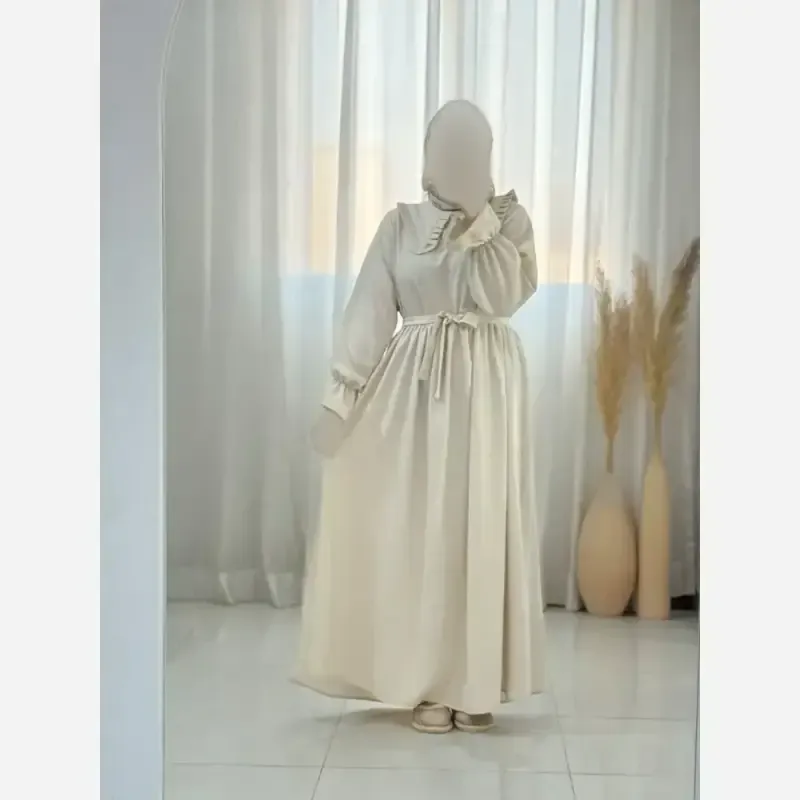 عبا مزونی الیزه طرح بابونه گلدوزی شده کرپ الیزه جت بلک فری سایز