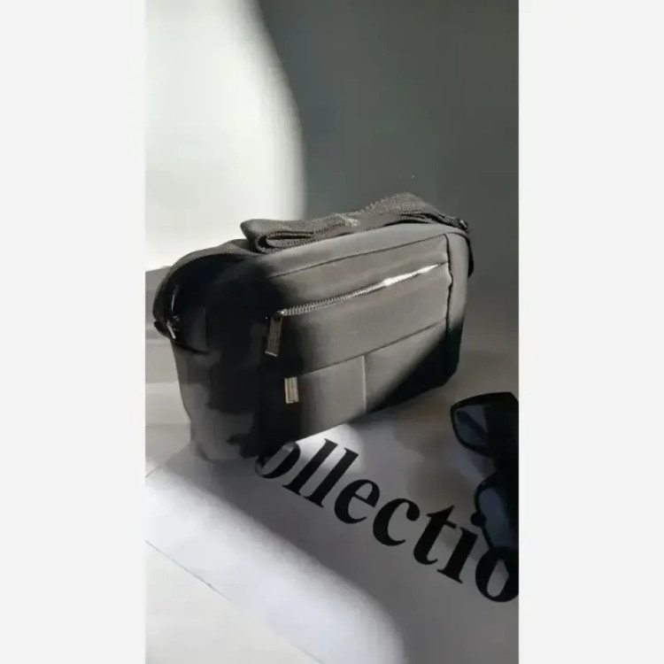 کیف اسپورت هانلی جنس نانسی رنگ مشکی سایز 15 در 20 با بند دوشی بلند