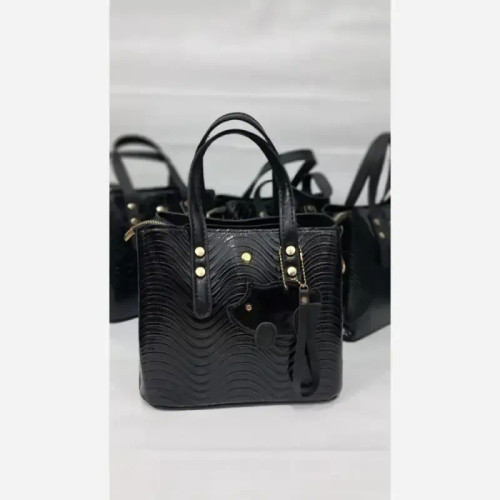 کیف آویز دار کتایون چرم ورنی خارجی سایز 20 در 20 سانتیمتر