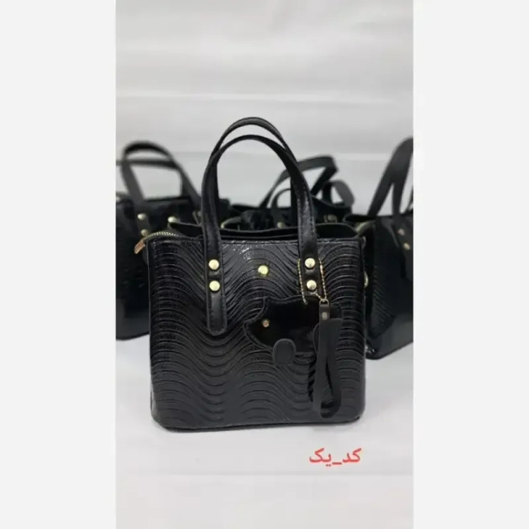 کیف آویز دار کتایون چرم ورنی خارجی سایز 20 در 20 سانتیمتر