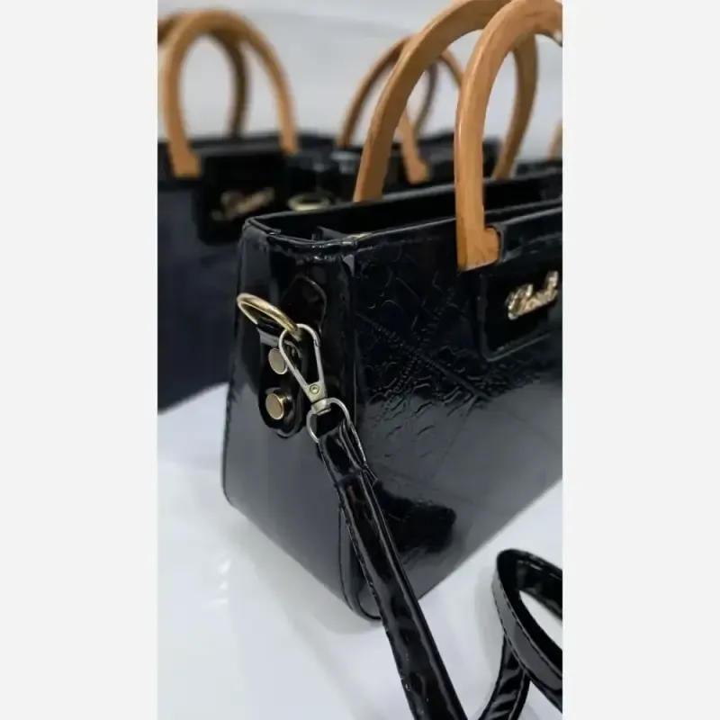 کیف دسته چوبی گیشا چرم ورنی بند دوشی بلند سایز 15 در 25