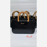 کیف دسته چوبی گیشا چرم ورنی بند دوشی بلند سایز 15 در 25