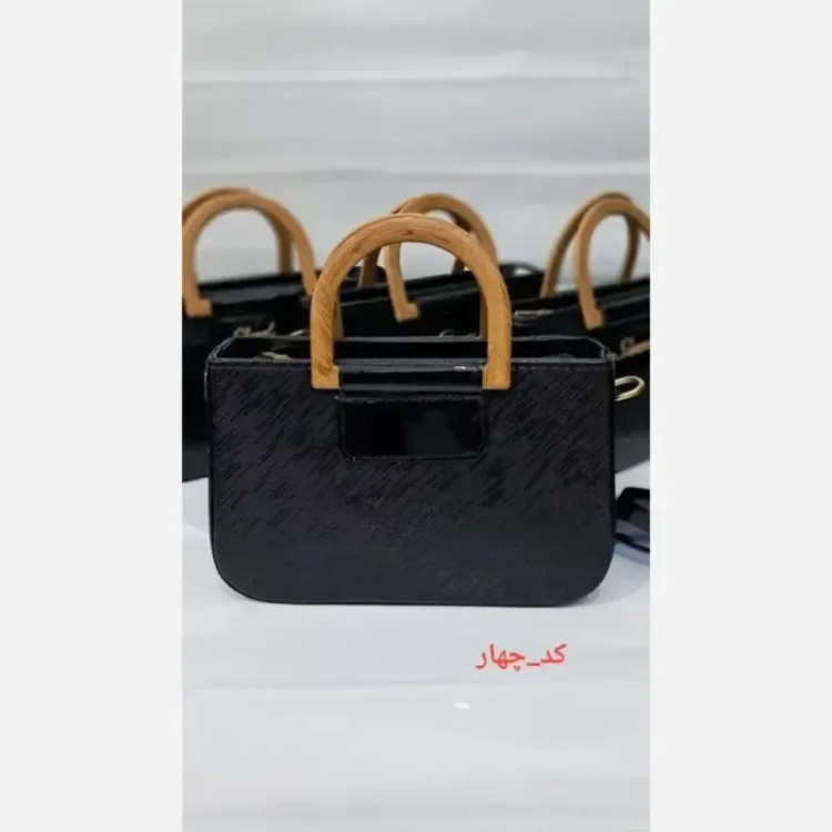 کیف دسته چوبی گیشا چرم ورنی بند دوشی بلند سایز 15 در 25