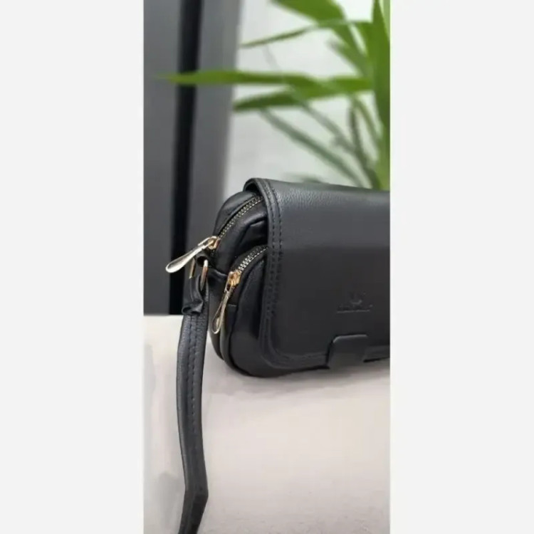 کیف اسپورت هلن چرم خارجی مشکی سایز 20 در 15 با بند دوشی