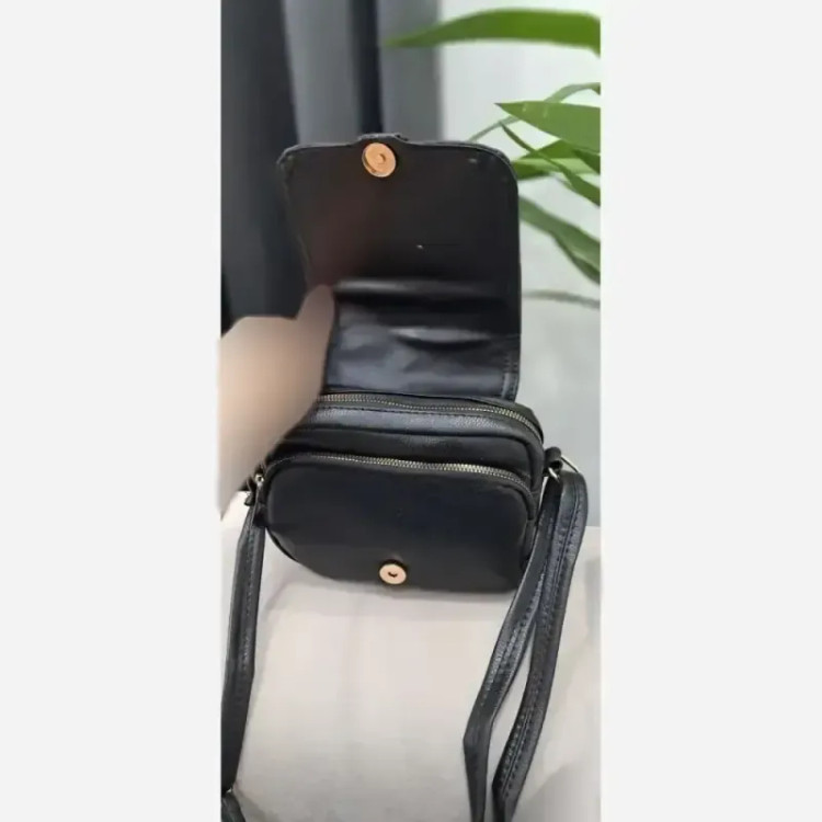 کیف اسپورت هلن چرم خارجی مشکی سایز 20 در 15 با بند دوشی