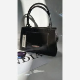 کیف مدل هانیس چرم خارجی رنگ مشکی سایز 25 در 29 بند دوشی