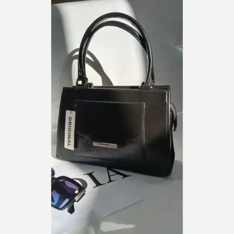 کیف مدل هانیس چرم خارجی رنگ مشکی سایز 25 در 29 بند دوشی
