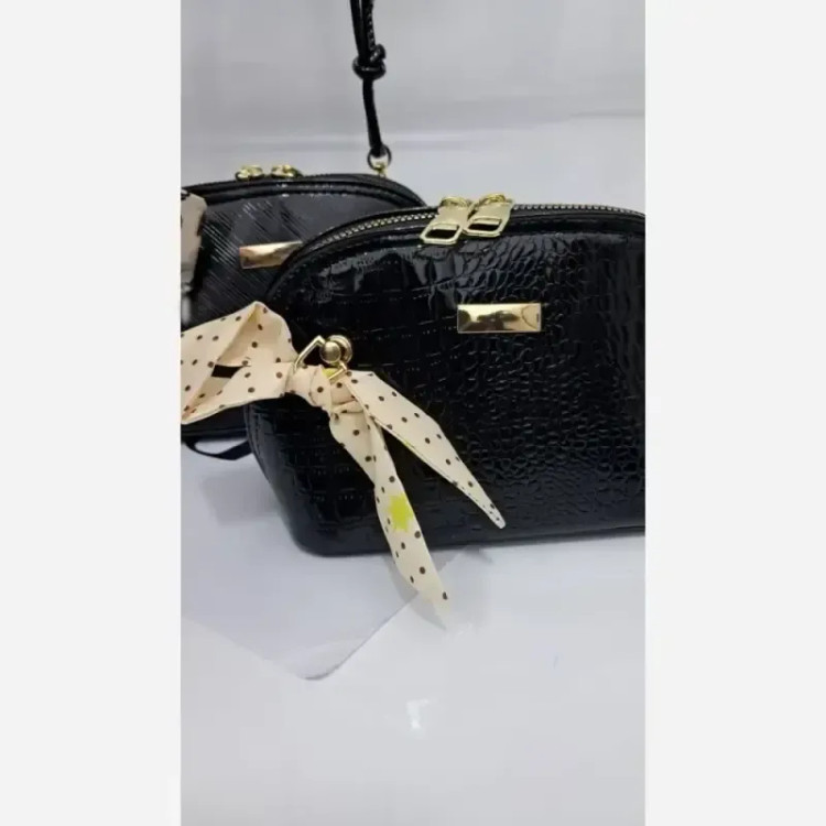 کیف دخترانه چرم ورنی هایا سایز 20 در 12 بند دوشی دار