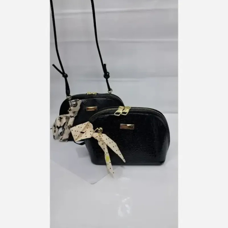 کیف دخترانه چرم ورنی هایا سایز 20 در 12 بند دوشی دار