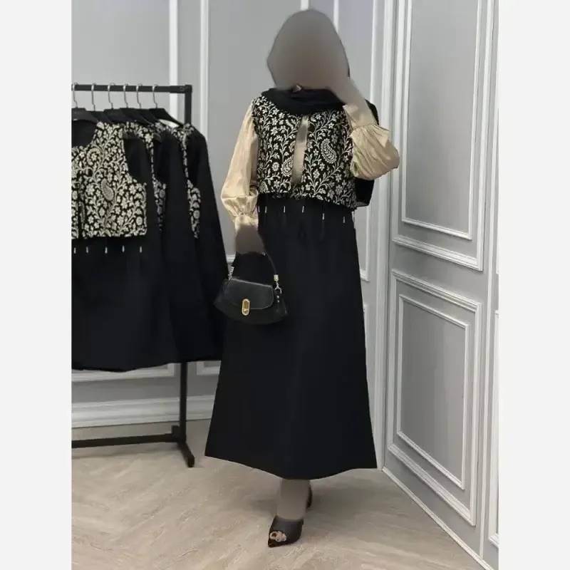 ست ژیله منگوله دار و دامن آرمیتا جنس تافته و پرشیا سایز 36 تا 46