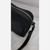 کیف زنانه محیا جنس نانسی خارجی رنگ مشکی ابعاد 20 در 15 سانتی متر دارای بند دوشی
