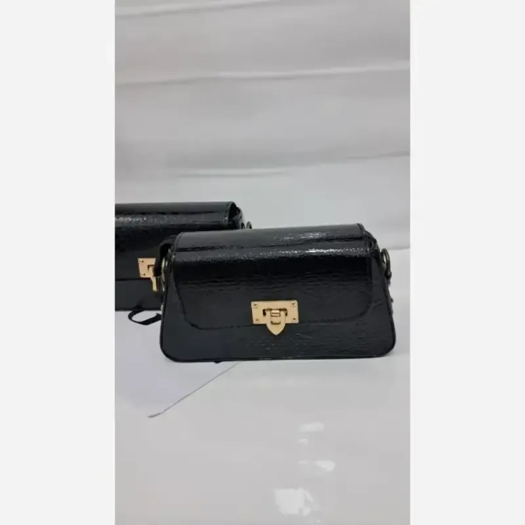 کیف دوشی چرم ورنی مدل آنیا