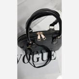 کیف چرم ورنی مدل سوگند سایز 25 در 25 با بند دوشی