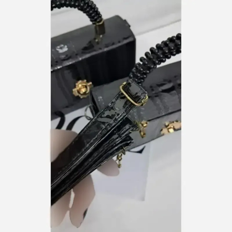 کیف مجلسی چرم ورنی sona سایز 20 در 15 با بند دوشی