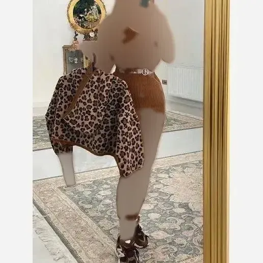 ست بافت کراپ کلاهدار فینگردار و سارافون بافت سه نخ درجه یک