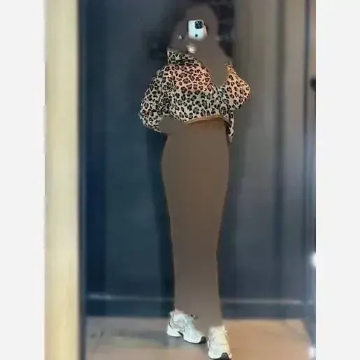 ست بافت کراپ کلاهدار فینگردار و سارافون بافت سه نخ درجه یک