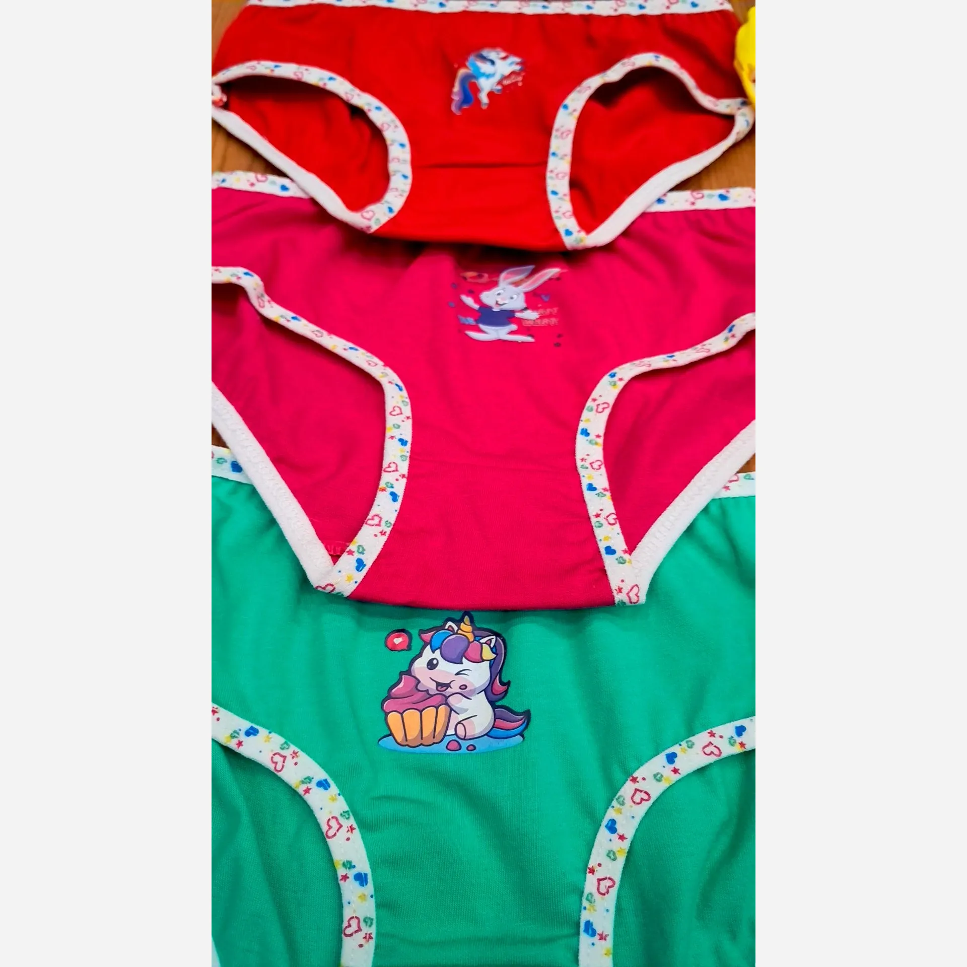 شورت بچگانه دخترانه نخ پنبه نرم و لطیف مناسب استفاده روزانه سایز S L XL