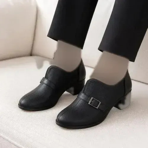 کفش زنانه طبی اداری روزمره مدل کیمیا رویه چرم زیره پیو تبریز سایز 37 تا 42