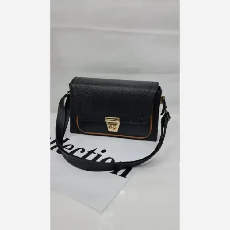 کیف دوشی چرم الیزه زنانه مدل goli سایز 15*20 تک رنگ بند بلند جاگوشی سبک