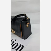 کیف دوشی چرم الیزه زنانه مدل goli سایز 15*20 تک رنگ بند بلند جاگوشی سبک