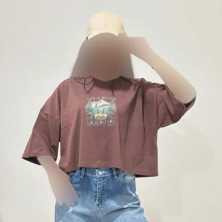 تیشرت کراپ باکسی نخ پنبه طرح کمپ